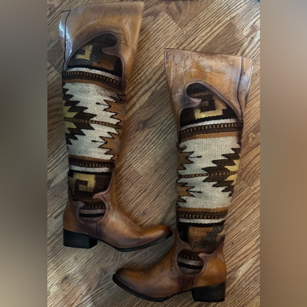Steve Madden Free Bird “SUN” Knee High Boots - 8 **NEW**